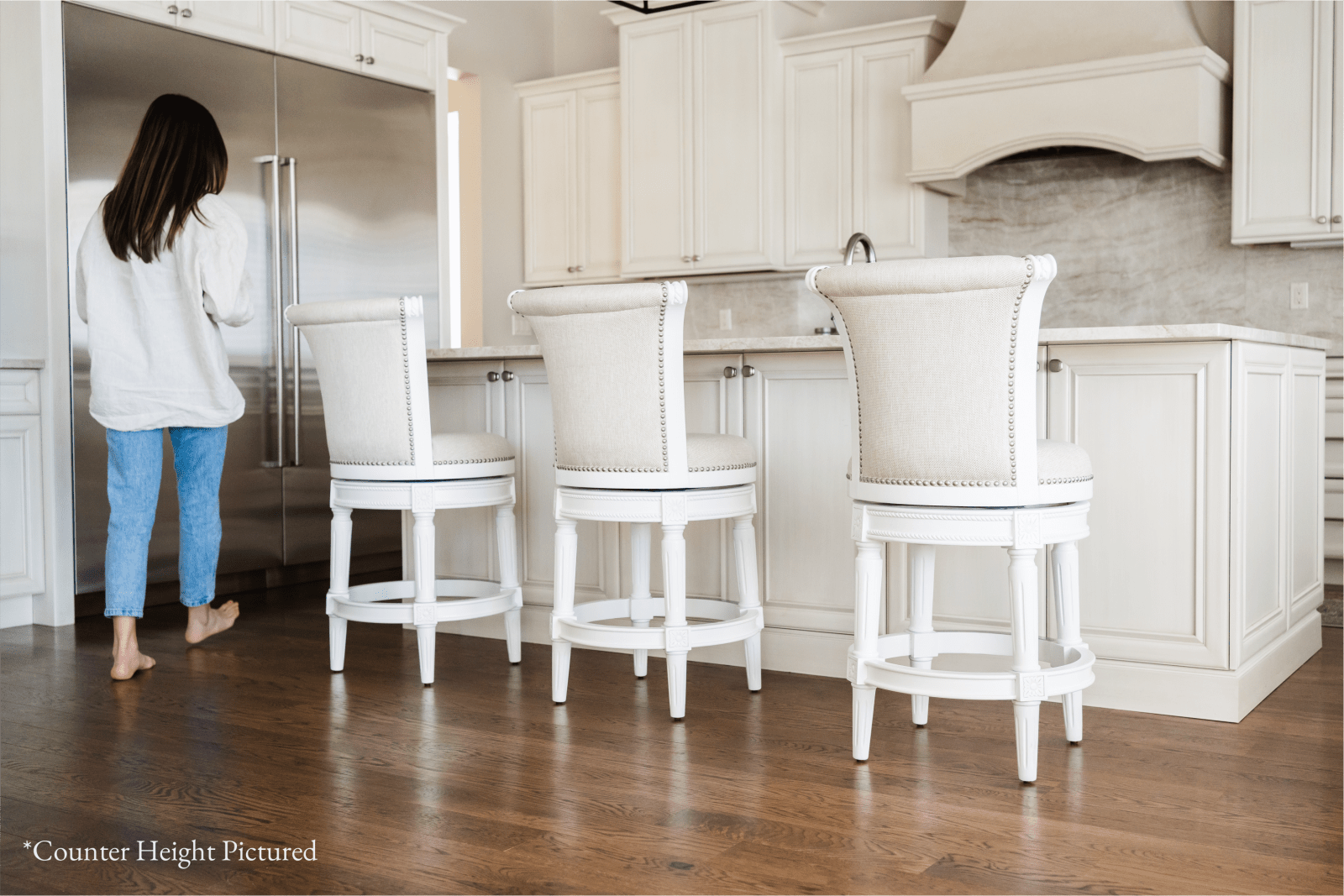 31" Pullman Bar Stool in Alabaster White Finish with Cream Fabric Upholstery in Stools by Maven Lane